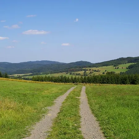 Gastebox Im Ring Сasa de vacaciones Quiddelbach